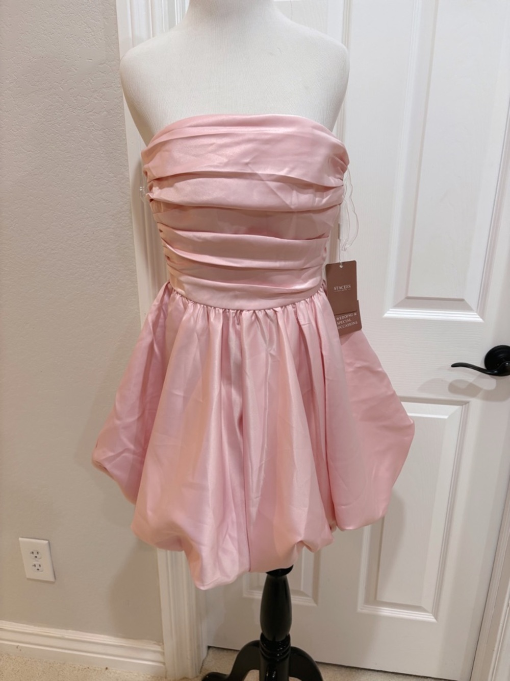 NWT Stacees A-Line Strapless Bubble Homecoming Dress with Pleats Size 2 - Picture 3 of 11